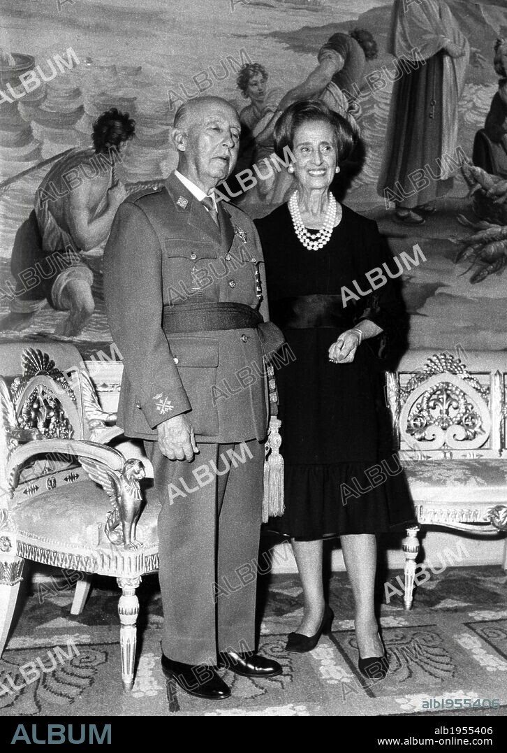Bodas de oro matrimoniales de Francisco Franco Bahamonde (1892-1975) y Carmen Polo y Martínez-Valdés (1900-1988) celebradas en el Palacio del Pardo, Madrid, 1973.
