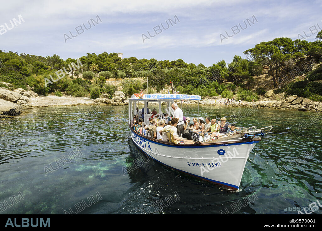 Puerto de Es Lledó. Parque natural de Sa Dragonera. Isla Dragonera. Sierra de Tramuntana. Mallorca. Islas Baleares. Spain.