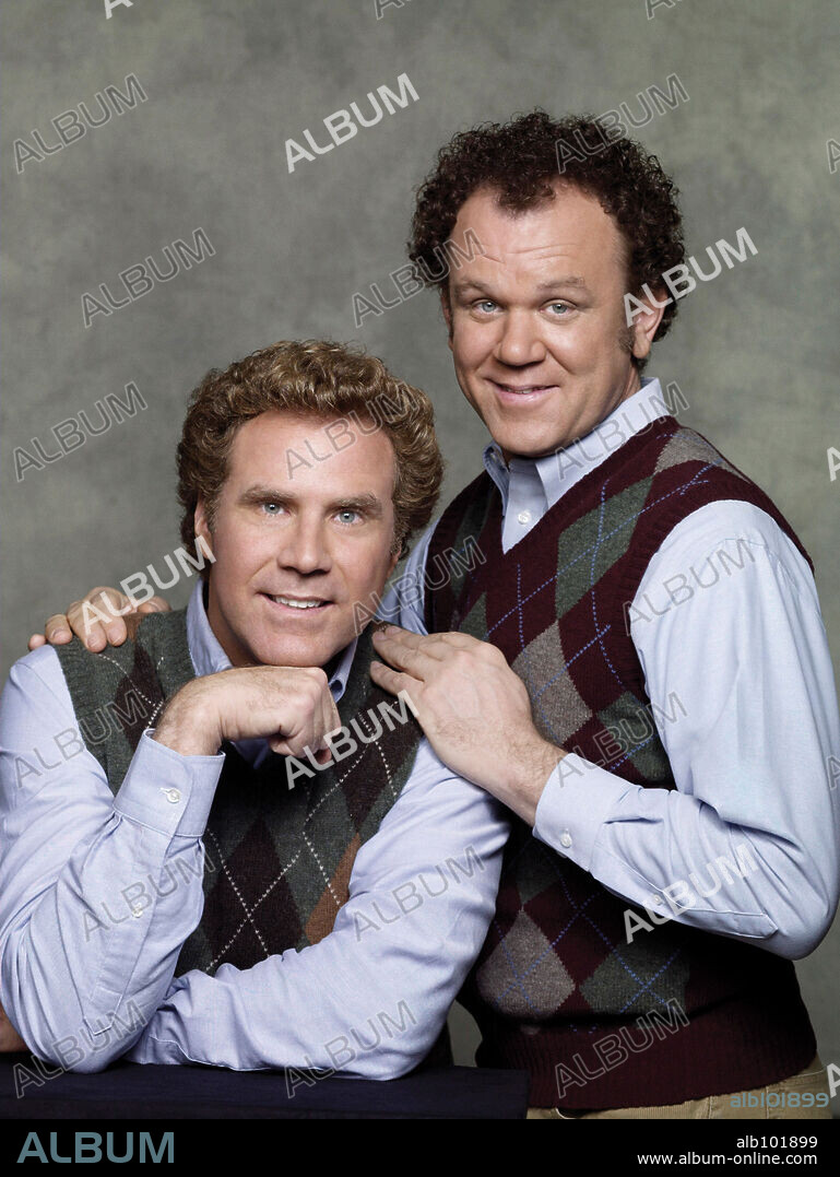 JOHN C. REILLY y WILL FERRELL en HERMANOS POR PELOTAS, 2008 (STEP BROTHERS), dirigida por ADAM MCKAY. Copyright APATOW PRODUCTIONS / LAMANA, GEMMA.