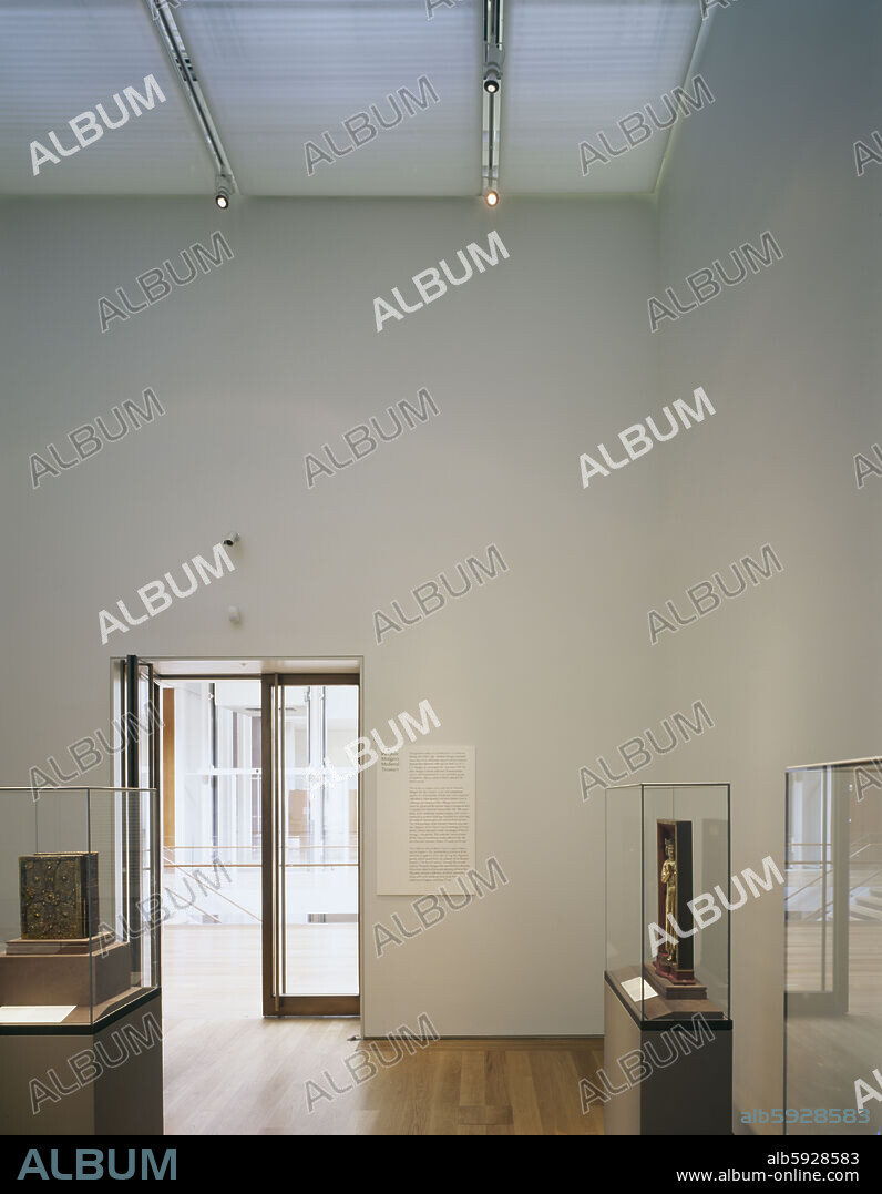 RENZO PIANO. MORGAN LIBRARY AND MUSEUM (2006) INTERIOR OF THAW GALLERY.
