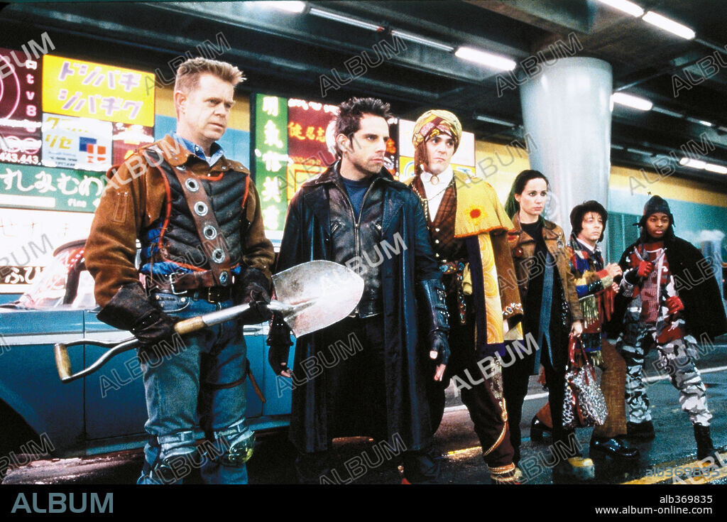 BEN STILLER, HANK AZARIA, JANEANE GAROFALO, KEL MITCHELL, PAUL REUBENS y WILLIAM H. MACY en MYSTERY MEN [HOMBRES MISTERIOSOS], 1999 (MYSTERY MEN), dirigida por KINKA USHER. Copyright UNIVERSAL PICTURES / GORDON, MELINDA SUE.