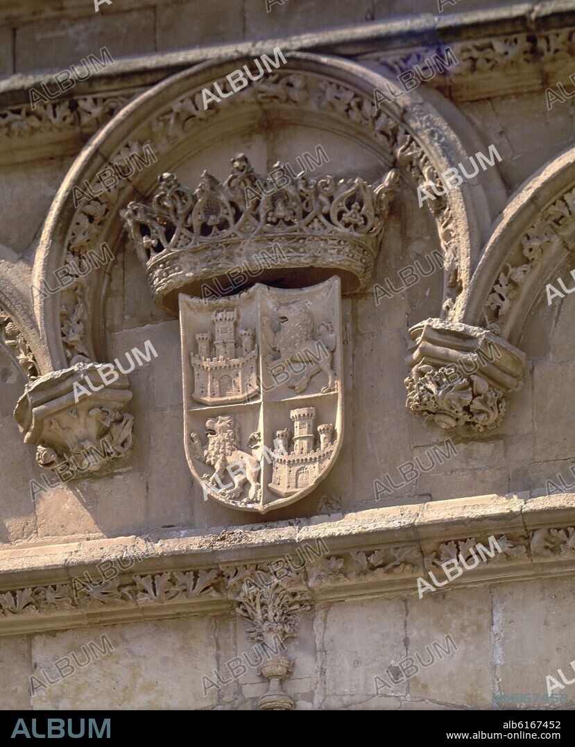FACHADA DEL RECTORADO-DELT ESCUDO DE CASTILLA Y LEON-RRCC.