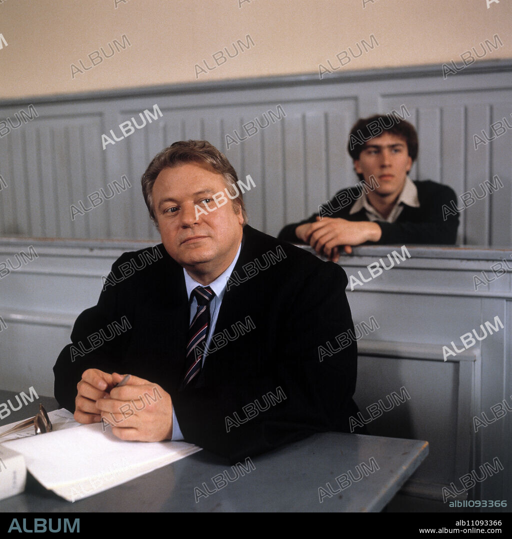 The first case for lawyer Dr. Renz (GÜNTER STRACK), in the background his client Paul Schneider (MICHAEL DRESCHER-STIERHOFER). / Film, television, crime film, series, 80s / Headline: A CASE FOR TWO / Germany 1987.