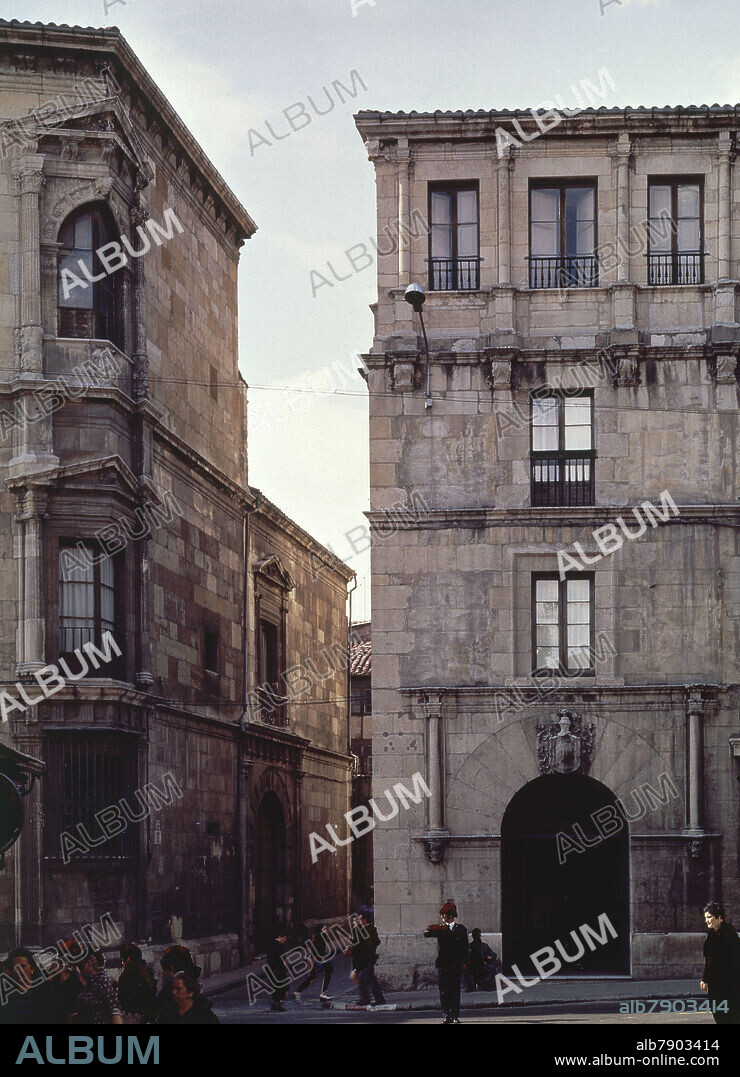 FACHADA DE UN PALACETE EN LA CALLE ANCHA - S XVI - RENACIMIENTO ESPAÑOL.