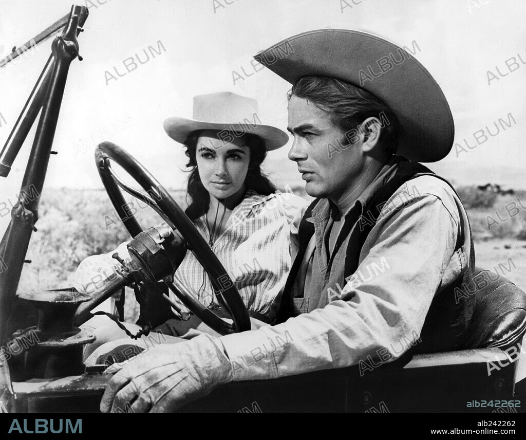 ELIZABETH TAYLOR y JAMES DEAN en GIGANTE, 1956 (GIANT), dirigida por GEORGE STEVENS. Copyright WARNER BROTHERS.
