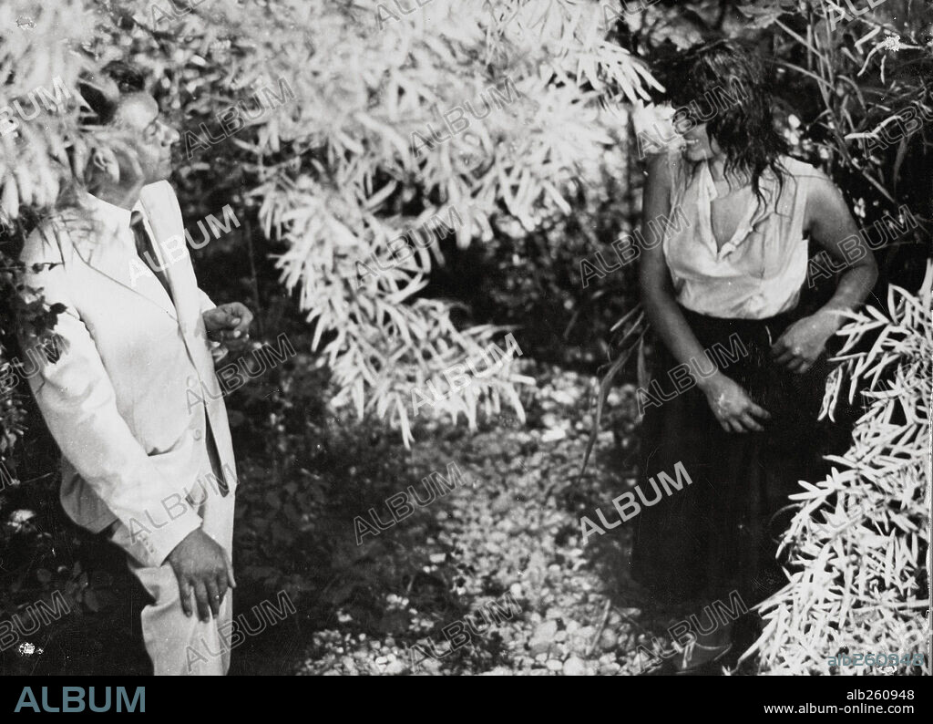 PAUL MEURISSE in LUNCH ON THE GRASS, 1959 (LE DEJEUNER SUR L'HERBE), directed by JEAN RENOIR.