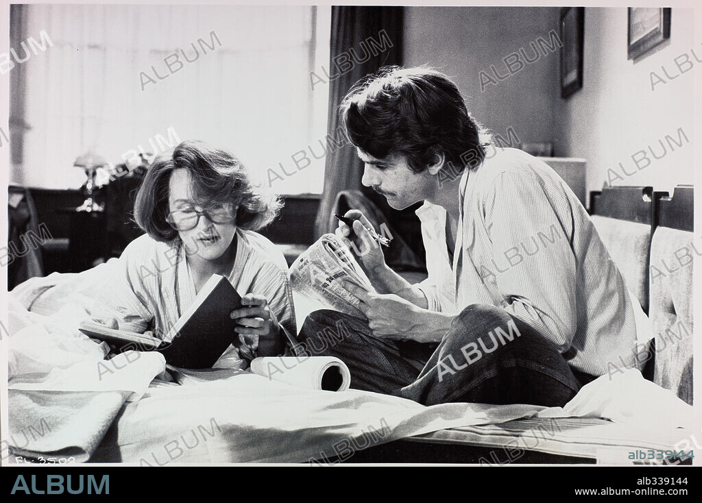 JEREMY IRONS y MERYL STREEP en LA MUJER DEL TENIENTE FRANCÉS, 1981 (THE FRENCH LIEUTENANT'S WOMAN), dirigida por KAREL REISZ. Copyright UNITED ARTISTS.