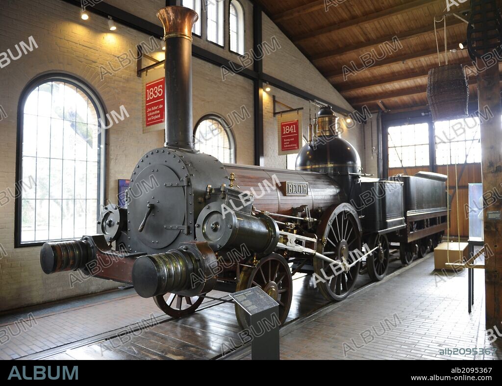 La primera locomotora diseñada de forma independiente en Alemania fue el Beuth construido por August Borsig en 1841. Réplica de 1912 la Beuth (número de serie 24). Deutches Technikmuseum. Berlín. Alemania. Europa.