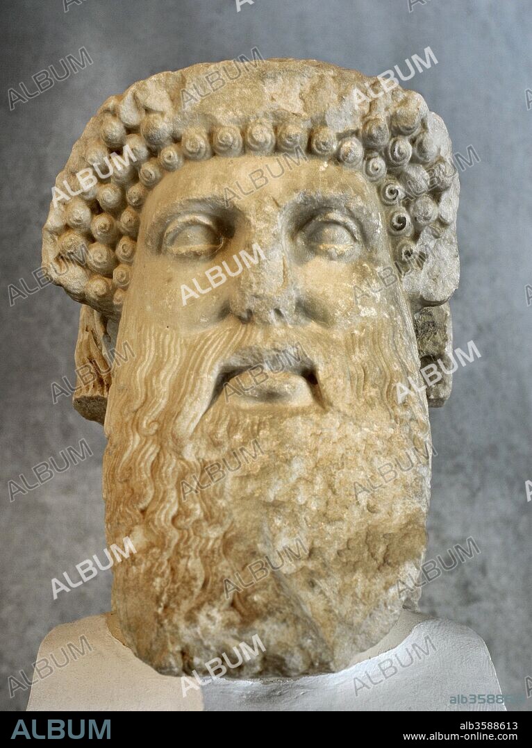 Arte griego. Estilo arcaico. Hermes de una herma (pilar sobre el que se coloca un busto del dios Hermes). Copia antiga de Hermes "Propileo" del escultor griego Alcámenes (siglo V a. C), creada para el propileo de la Acrópolis. Hacia el 430 a. C. Museo de la Acrópolis (Acropolis Museum). Atenas. Grecia.