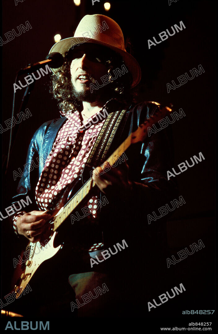 BOB DYLAN en EL ÚLTIMO VALS, 1978 (THE LAST WALTZ), dirigida por MARTIN SCORSESE. Copyright UNITED ARTISTS.