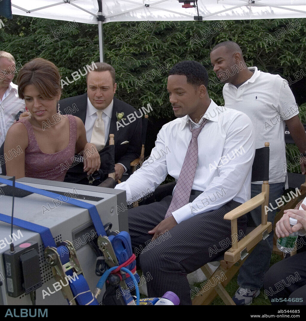 EVA MENDES, KEVIN JAMES and WILL SMITH in HITCH, 2005, directed by ANDY TENNANT. Copyright COLUMBIA PICTURES / WETCHER, BARRY.