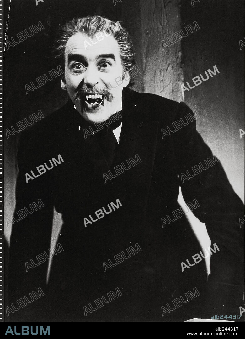 CHRISTOPHER LEE en EL CONDE DRÁCULA, 1970 (COUNT DRACULA), dirigida por JESUS FRANCO. Copyright FILMAR.
