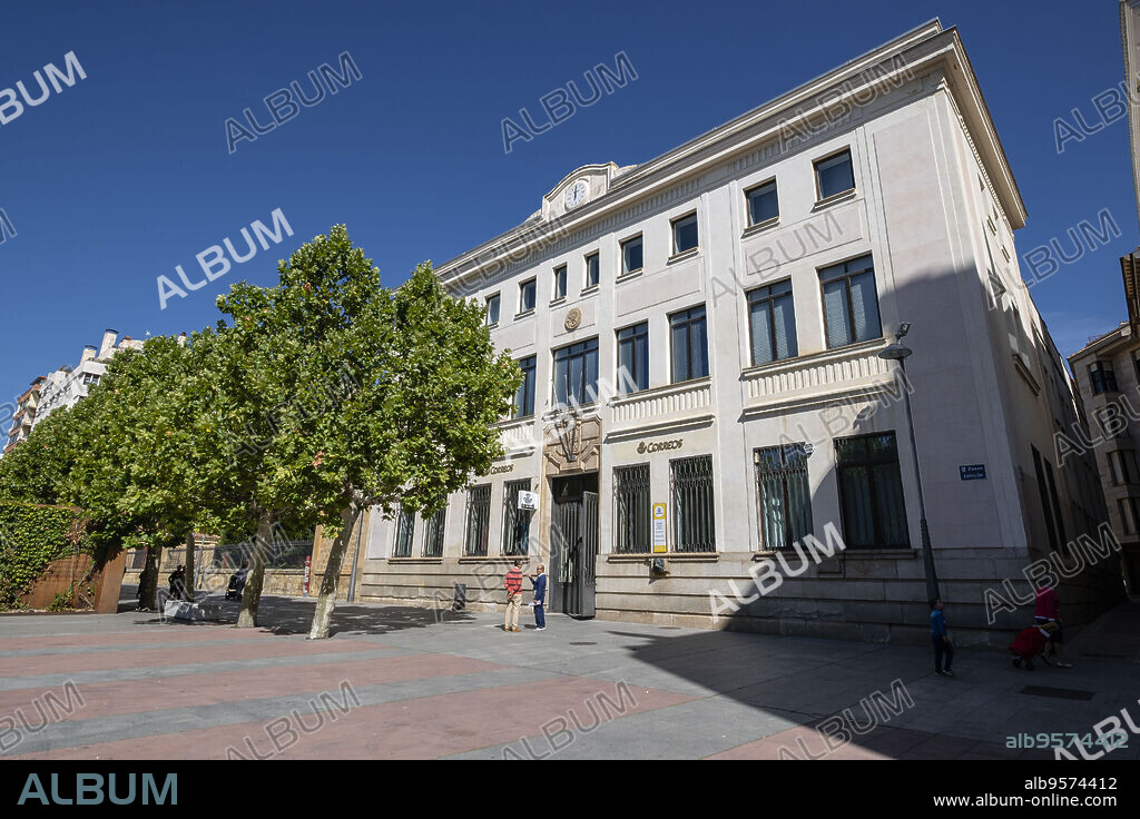 edificio de correos. paseo del espolon, Soria, Comunidad Autónoma de Castilla, Spain, Europe.