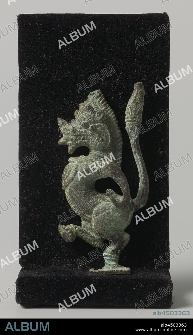 Lion, Upright lion. On base., Thailand, c. 1300 - c. 1400, bronze (metal), h 9.3 cm × w 4.6 cm × d 1.2 cm h 13.6 cm × w 7.2 cm × d 3.5 cm.