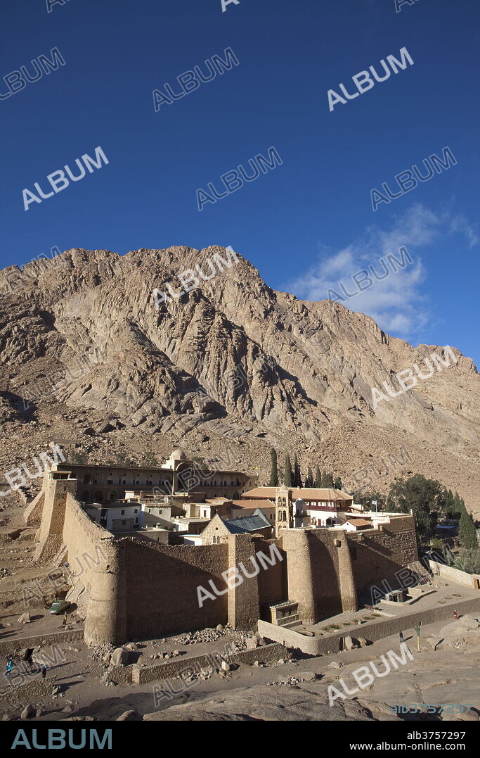 Santa Catarina (St. Catherine's) Greek Orthodox Monastery, UNESCO World Heritage Site, at the foot of Mount Sinai, Egypt, North Africa, Africa.