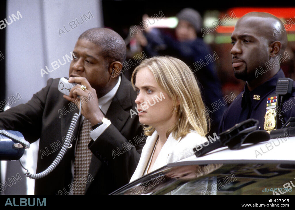 FOREST WHITAKER, RADHA MITCHELL und RICHARD T. JONES in PHONE BOOTH, 2002, unter der Regie von JOEL SCHUMACHER. Copyright FOX 2000 PICTURES.