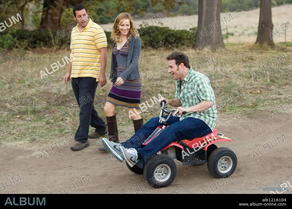 ADAM SANDLER, ERIC BANA and LESLIE MANN in FUNNY PEOPLE, 2009, directed by JUDD APATOW. Copyright UNIVERSAL PICTURES / BENNETT, TRACY.