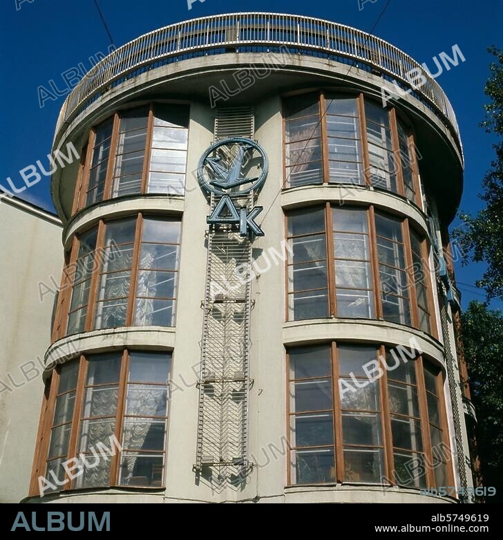 KOSTANTIN MELNIKOV. Moskau (Russland), Klubhaus Burewestnik. (erbaut 1929/30; Architekt: Konstantin Stepanowitsch Melnikow). Teilansicht. Foto, 1991.