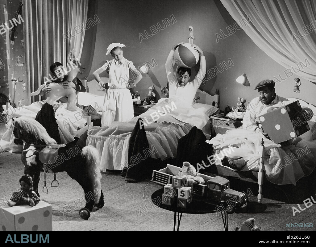 Marisol y RAFAEL ALONSO en TOMBOLA, 1962.