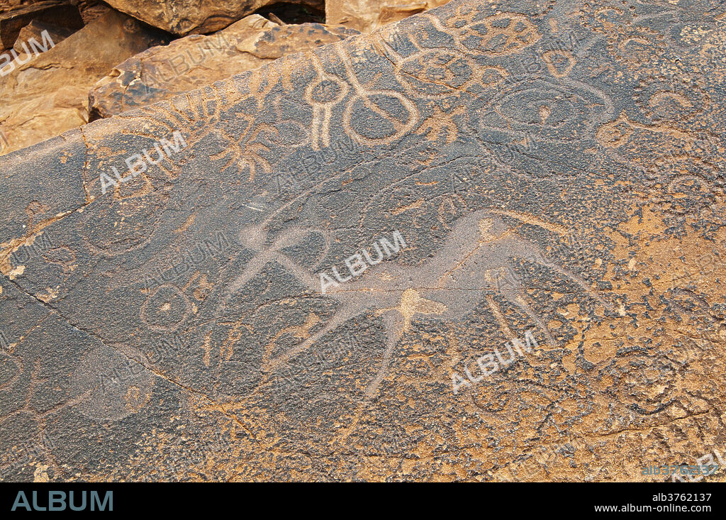 Petroglyphs or rock engravings, Twyfelfontein, UNESCO World Heritage Site, Damaraland, Kunene Region, Namibia, Africa.