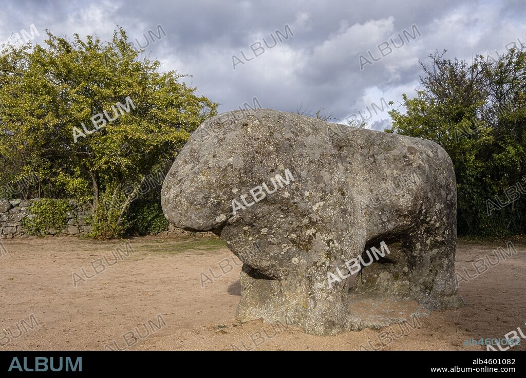 Toros de Guisando ,conjunto escultórico vetón, siglos IV y III antes de Cristo, Edad del Hierro, Ávila, provincia de Ávila, comunidad autónoma de Castilla y León, Spain.