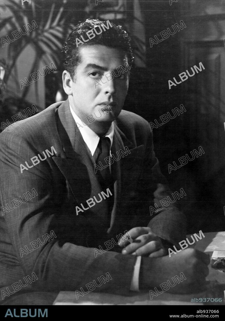 VICTOR MATURE in KISS OF DEATH, 1947, directed by HENRY HATHAWAY. Copyright 20TH CENTURY FOX.