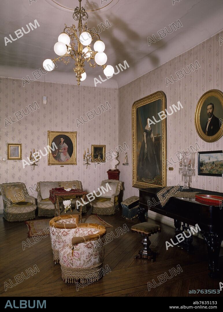 SALA RESTAURACION-CON MUEBLE CONFIDENTE - ANTES DE LA REMODELACION DEL 2009.