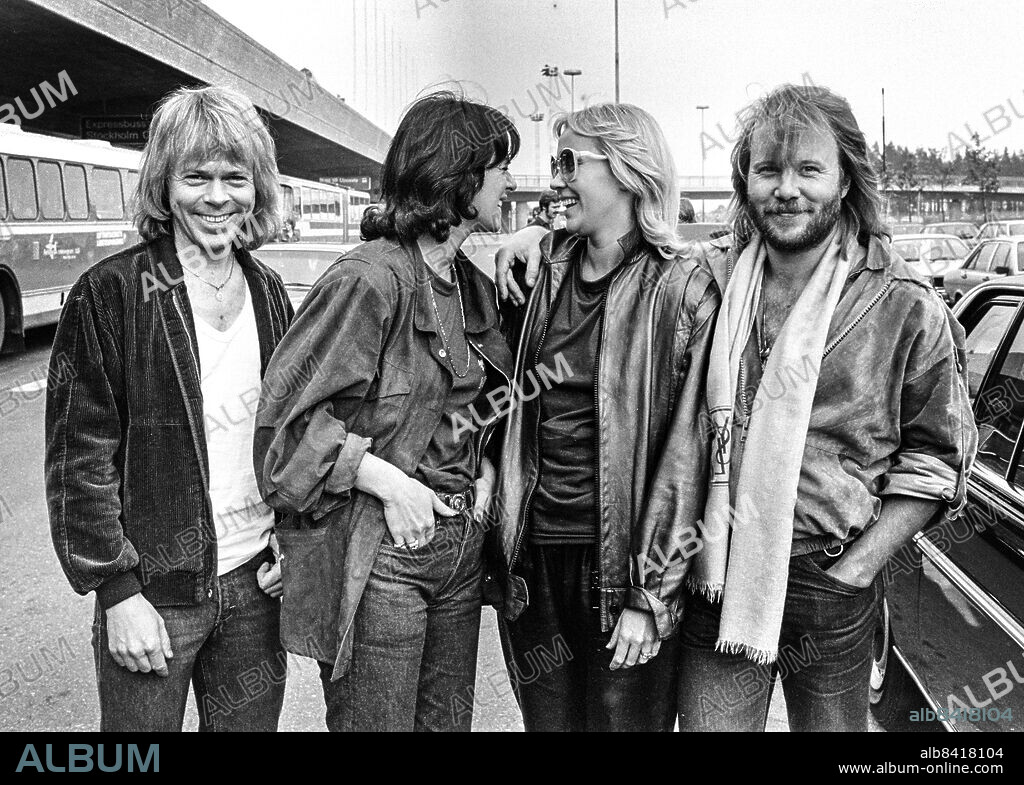 STOCKHOLM 1979-10-09. The band members of the Swedish pop group Abba from left Bjorn Ulvaeus, Anni-Frid Lyngstad, Agnetha Faltskog and Benny Andersson in a group photo as they arrives at Arlanda airport in Stockholm Sweden on October 9, 1979 after the tour in North America.. Photo: Olle Wester / EXP / TT / Code: 44. **SWEDEN OUT**.
