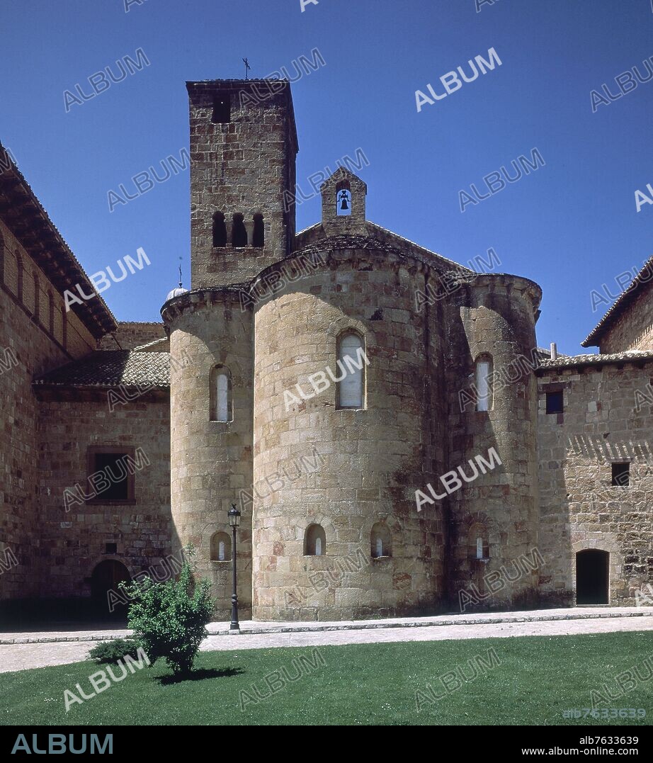 ABSIDES DE LA IGLESIA - SIGLO XI - ROMANICO NAVARRO.