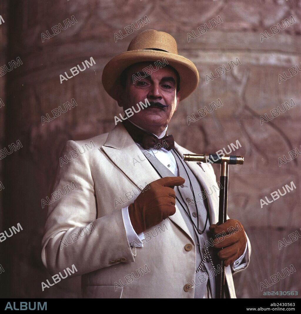 DAVID SUCHET in AGATHA CHRISTIE'S POIROT, 1989, directed by ANDREW GRIEVE and EDWARD BENNETT. Copyright CARNIVAL FILM & TELEVISION.