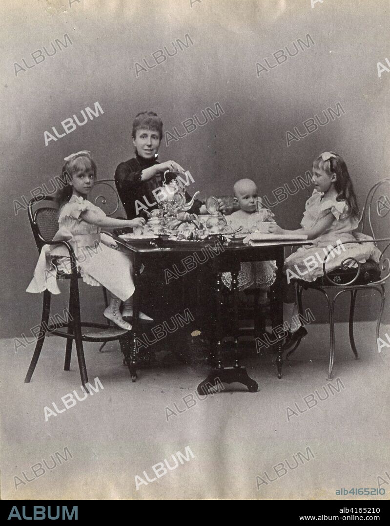 Retrato familia Real Alfonso XIII.