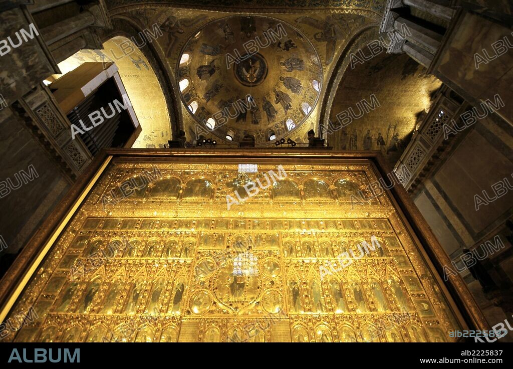 Retablo de oro (Pala d'Oro).Basilica de San Marcos . Plaza de San Marco. Venecia.Véneto. Italia.