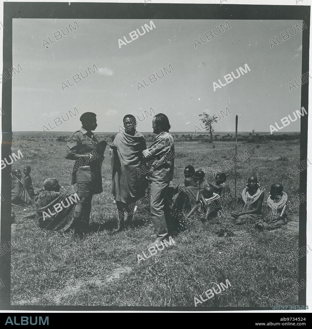 Kenya, May 1968. Naturalist Félix Rodríguez de La Fuente talking with the Masai.