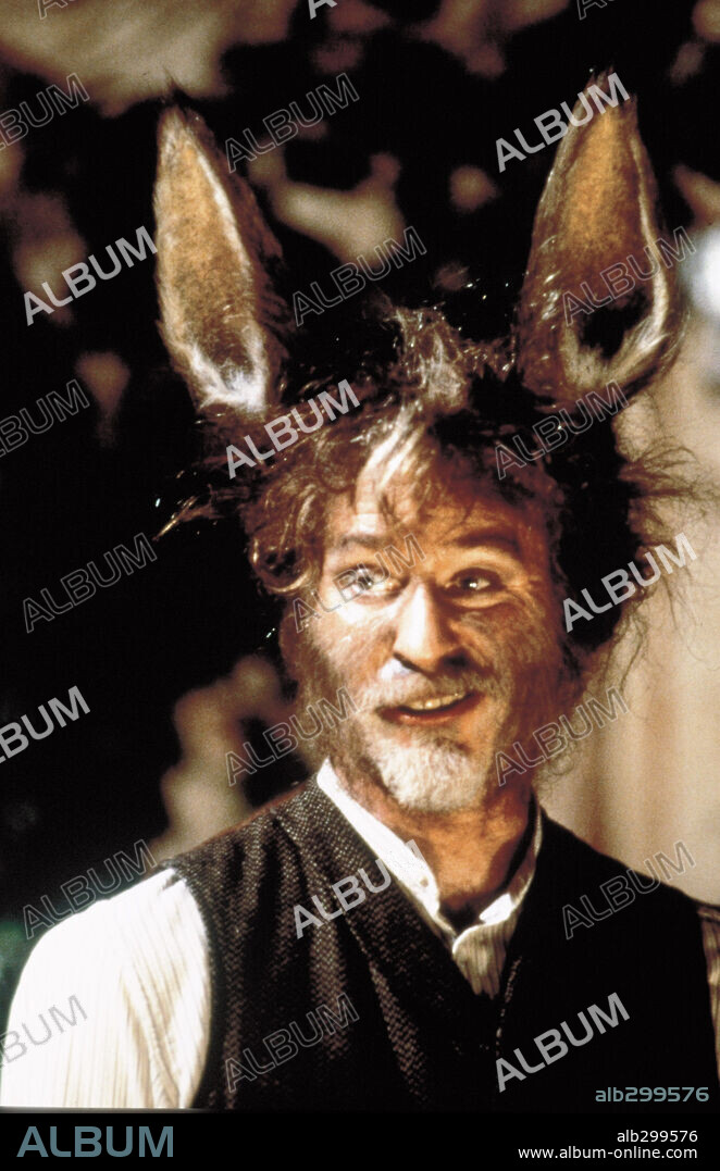 KEVIN KLINE in A MIDSUMMER NIGHT'S DREAM, 1999, directed by MICHAEL HOFFMAN. Copyright FOX SEARCHLIGHT PICTURES.
