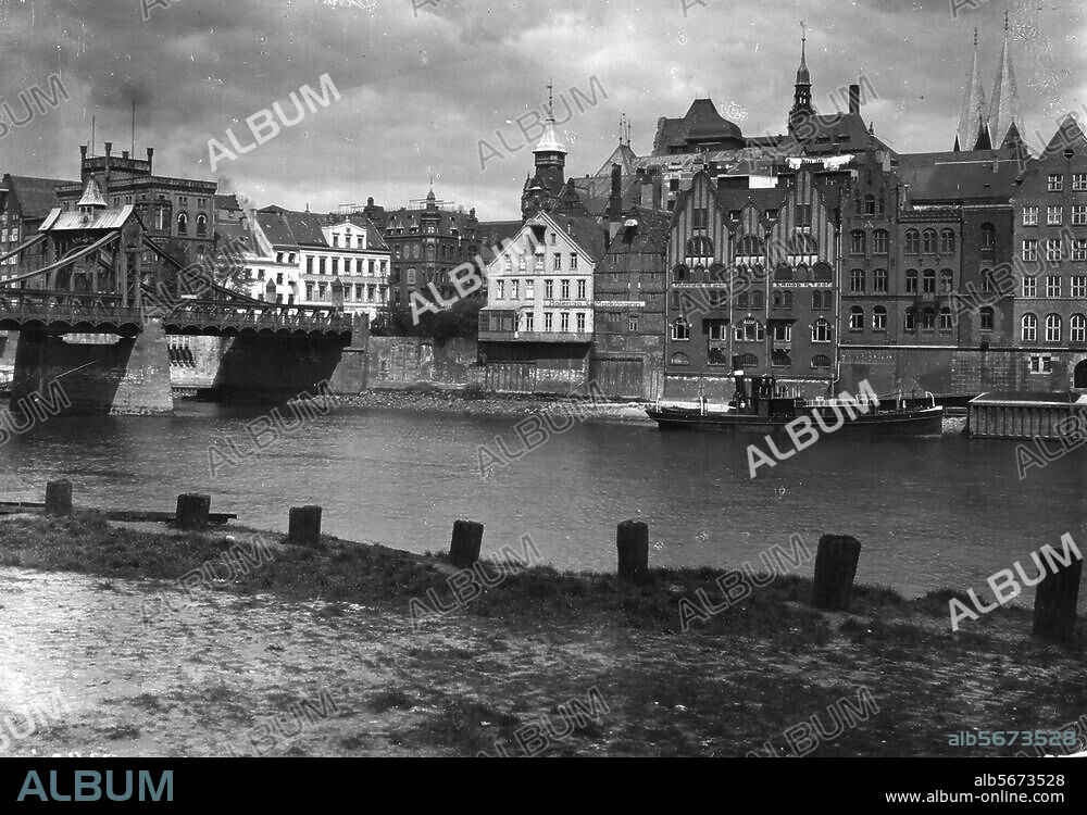 Bremen. Blick über die Weser auf die Altstadt. Foto, undat.