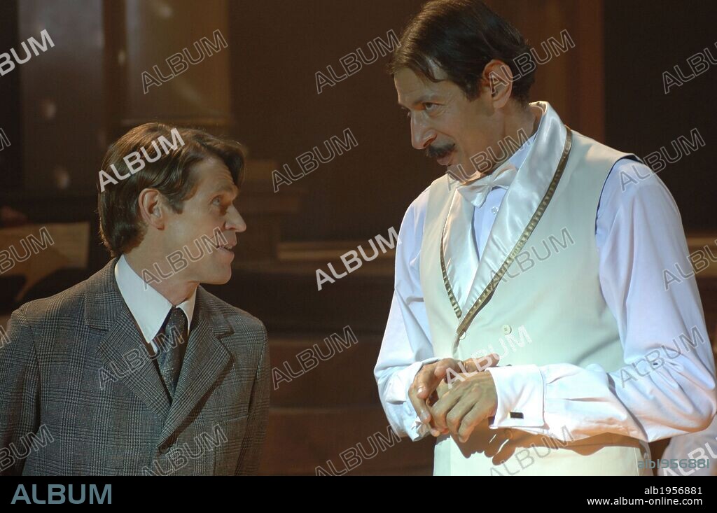 JEFF GOLDBLUM and WILLEM DAFOE in ADAM RESURRECTED, 2008, directed by PAUL SCHRADER. Copyright July August Productions (co-producción)
3L Filmproduktion.