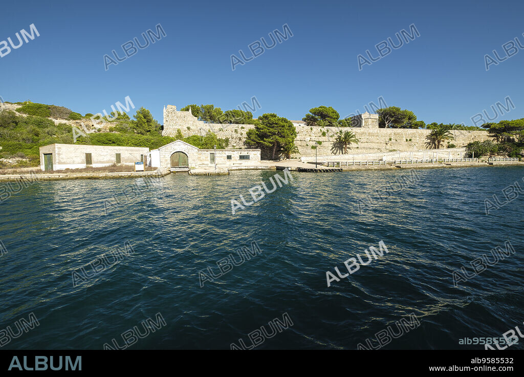 isla del Lazareto, Illa del Llatzeret, interior del puerto de Mahón, Menorca, balearic islands, Spain.