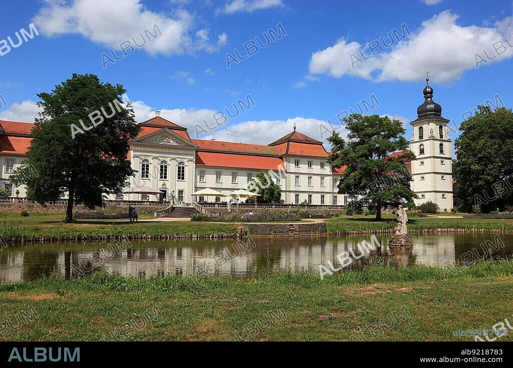 Schloss Fasanerie, Adolphseck, in Eichenzell, Fulda, Hesse, Germany, Schloss Fasanerie in Eichenzell near Fulda, originally named Schloss Adolphseck after the Fuldian prince abbot Adolph von Dalberg, is one of the most beautiful baroque castles in Hesse, Germany, Europe.