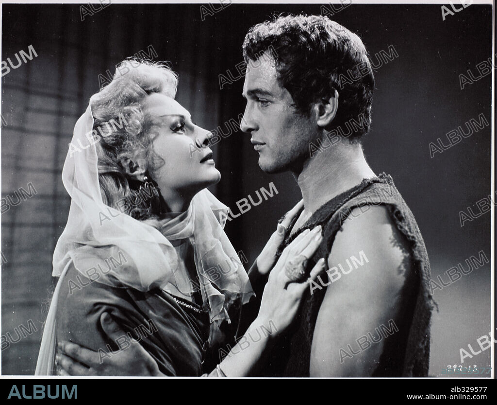 PAUL NEWMAN y VIRGINIA MAYO en EL CÁLIZ DE PLATA, 1954 (THE SILVER CHALICE), dirigida por VICTOR SAVILLE. Copyright WARNER BROTHERS.