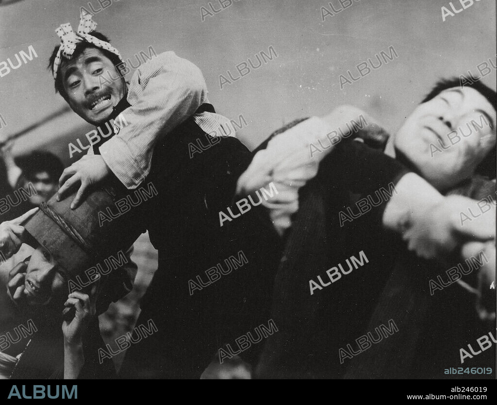 TOSHIRO MIFUNE in THE RICKSHAW MAN, 1958 (MUHOMATSU NO ISSHO), directed by HIROSHI INAGAKI.