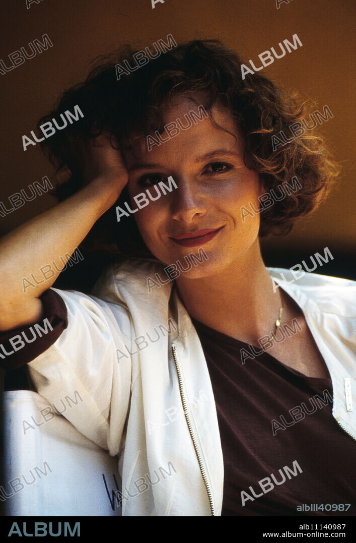 Karina Thayenthal, Austrian actress, during a photo shoot, Germany around 1997. (original german headline: Karina Thayenthal).