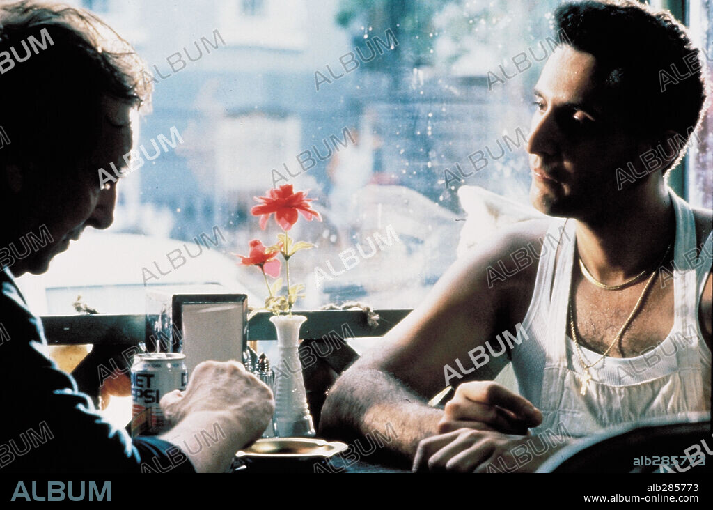 DANNY AIELLO y JOHN TURTURRO en HAZ LO QUE DEBAS, 1989 (DO THE RIGHT THING), dirigida por SPIKE LEE. Copyright UNIVERSAL PICTURES.