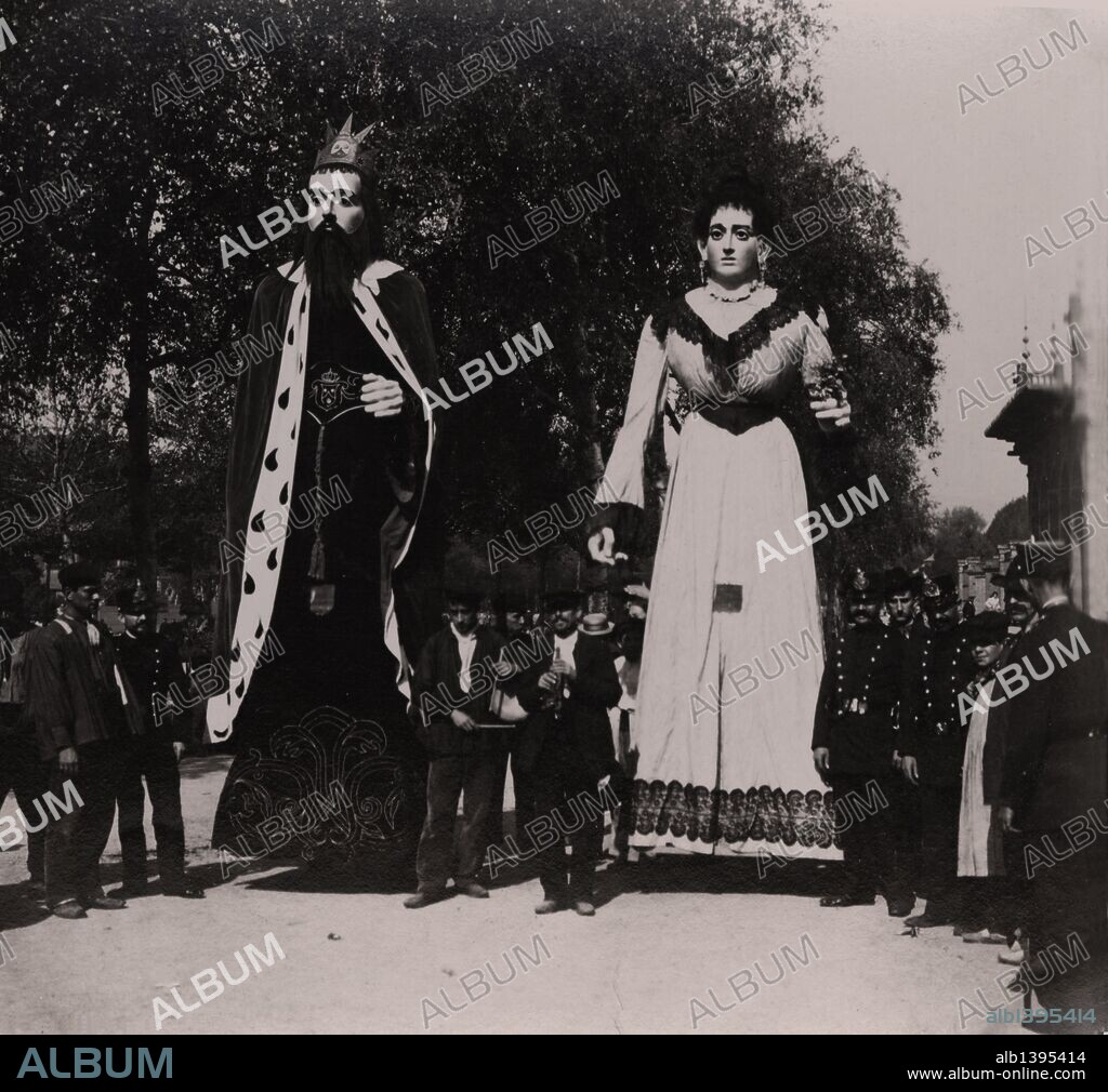 Pareja de gigantes de Tárrega (Lleida). Año 1900.