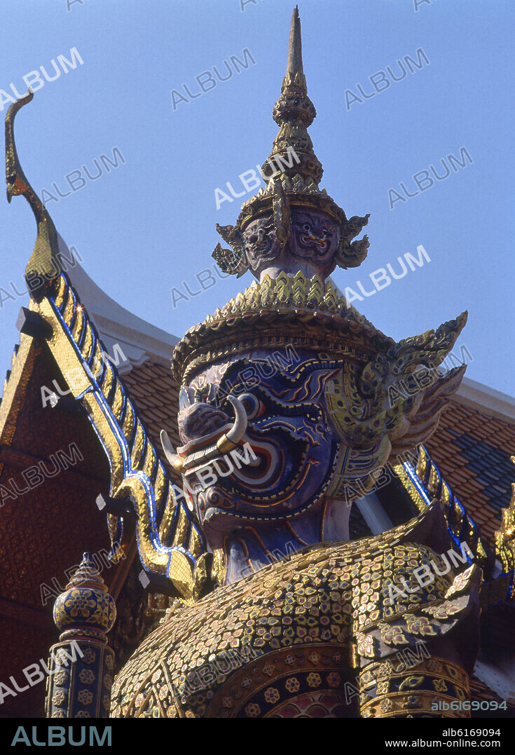 YAK:ESTATUA DE CENTINELA CON CARA DE DRAGON.