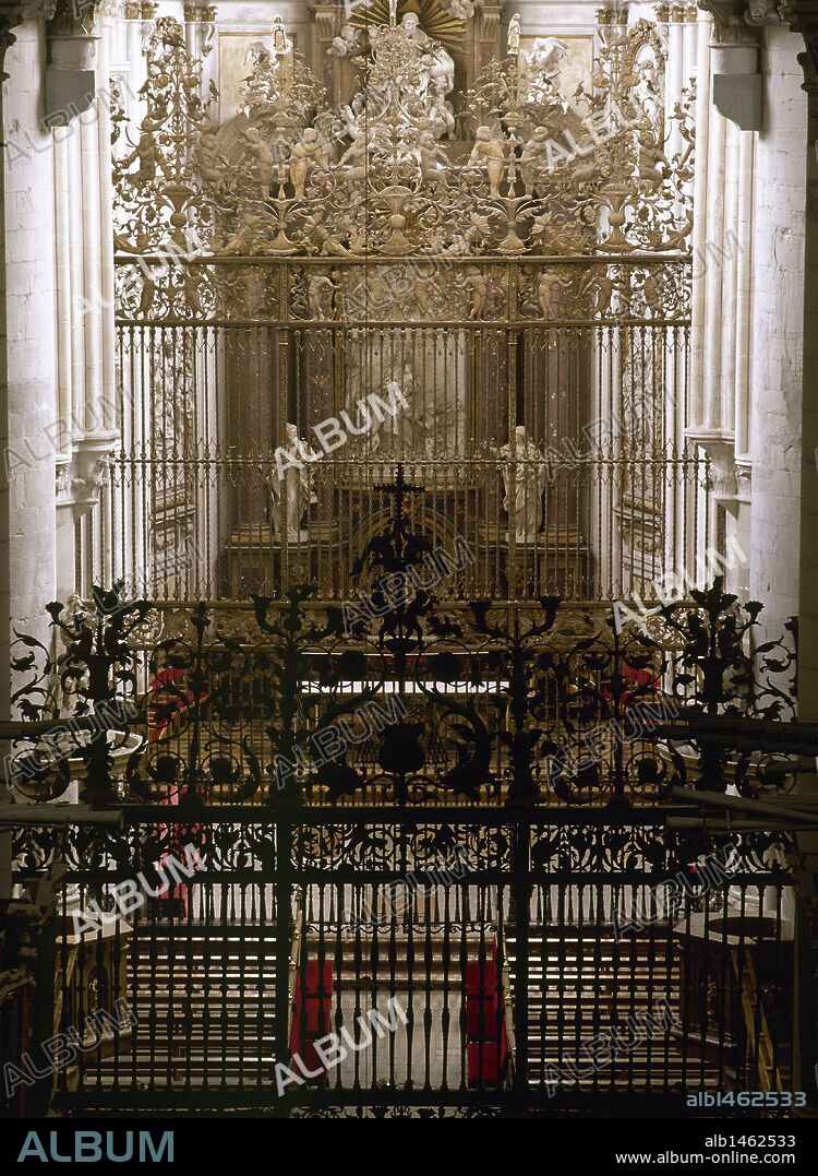 ARTE GOTICO-RENACIMIENTO. ESPAÑA. FRANCES, Juan (finales S. XV-primer tercio S. XVI). Rejero español con una primera etapa de producción gótica a la que fue incorporando progresivamente elementos decorativos renacentistas. REJA CAPILLA MAYOR CATEDRAL DE CUENCA. Castilla-La Mancha.