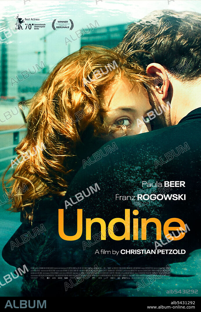 PAULA BEER dans ONDINE, 2020 (UNDINE), réalisé par CHRISTIAN PETZOLD. Copyright SCHRAMM FILM.