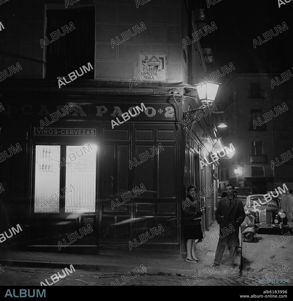 CASA PACO - CALLE DE GOMEZ DE MORA - FOTOGRAFIA EN BLANCO Y NEGRO - AÑOS 60.