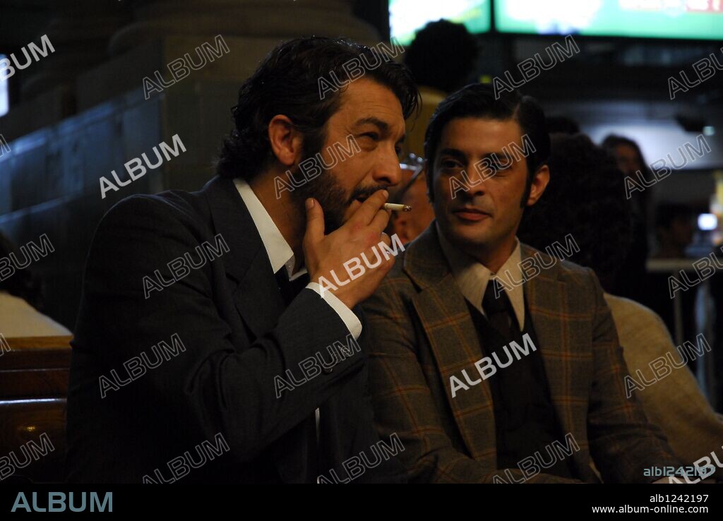 PABLO RAGO y RICARDO DARIN en EL SECRETO DE SUS OJOS, 2009, dirigida por JUAN JOSE CAMPANELLA. Copyright TORNASOL FILMS.