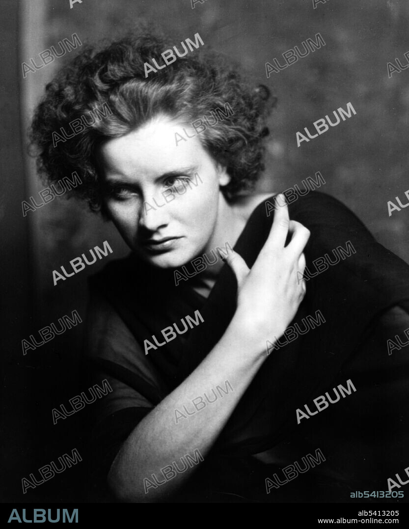 Greta Garbo (1905 - 1990) was a Swedish film actress and an international star and icon during Hollywood's silent and classic periods. Garbo was nominated three times for the Academy Award for Best Actress and received an honorary one in 1954 for her luminous and unforgettable screen performances. Arnold Genthe, 1925 (cropped and cleaned).