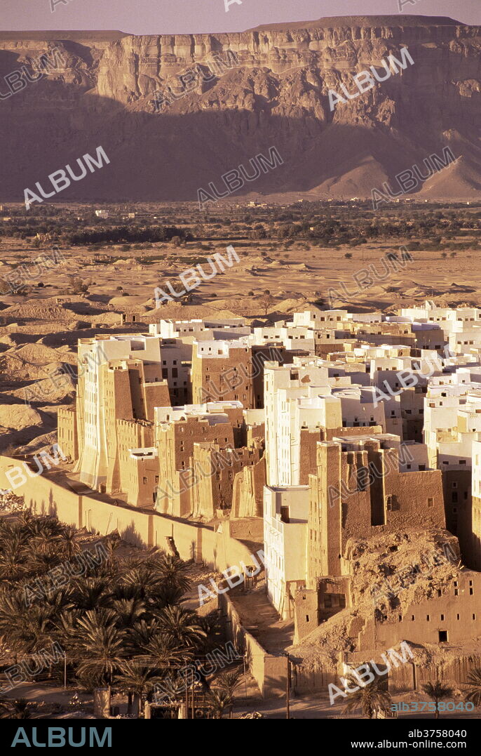 Shibam, UNESCO World Heritage Site, Hadramaut, Republic of Yemen, Middle East.
